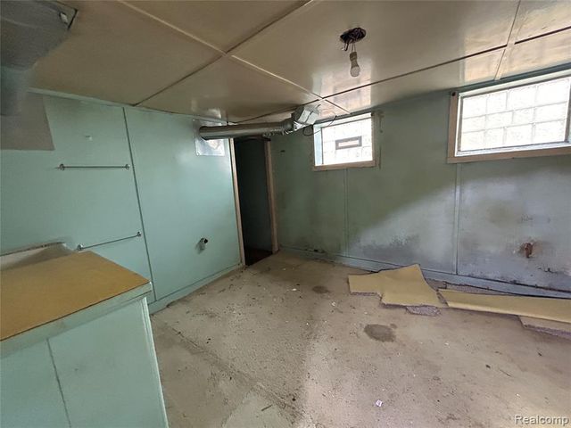 19229 Dequindre Street, Detroit, MI 48234
