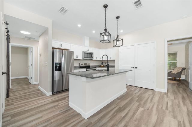 601 SE 4TH AVENUE, Melrose, FL 32666