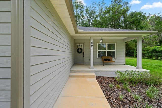 601 SE 4TH AVENUE, Melrose, FL 32666