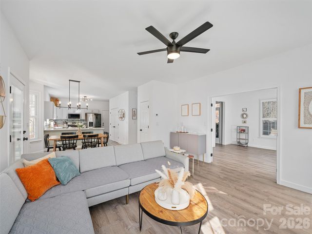 86 Wild Sage Court, Fletcher, NC 28732