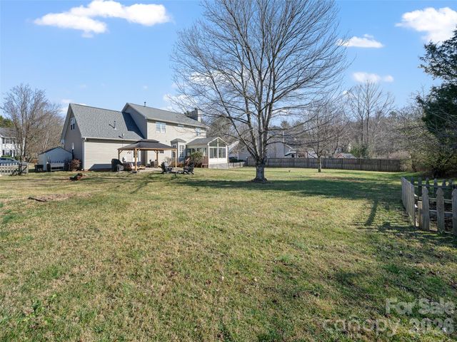 86 Wild Sage Court, Fletcher, NC 28732