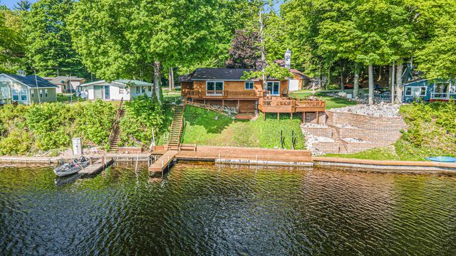 5182 Muskego Drive, Croton, MI 49337