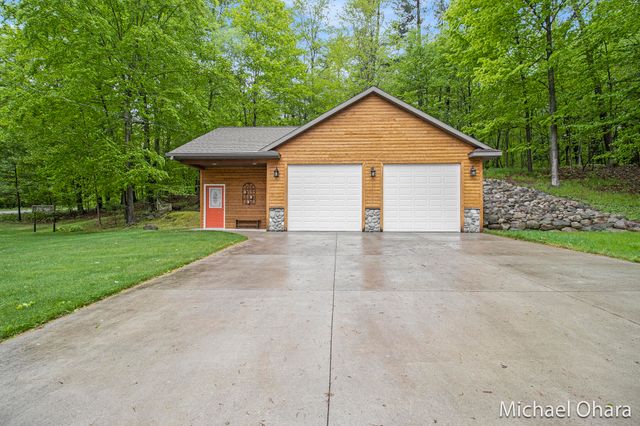 5182 Muskego Drive, Croton, MI 49337