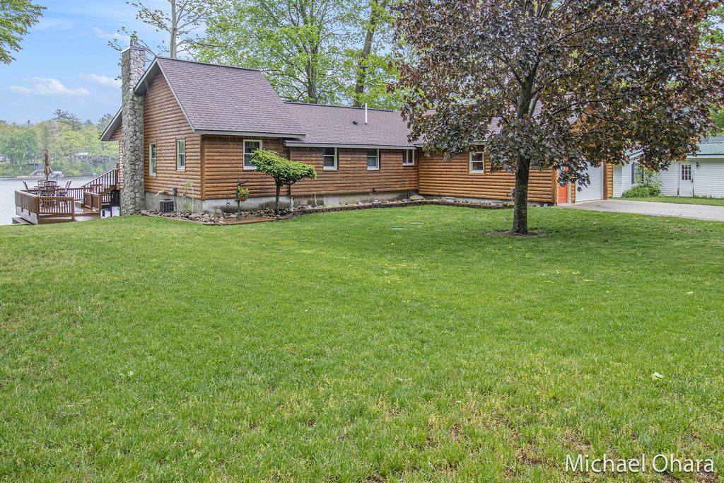 5182 Muskego Drive, Croton, MI 49337