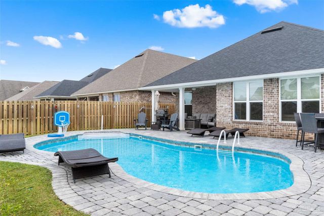 2322 Habersham Ln, Cantonment, FL 32533