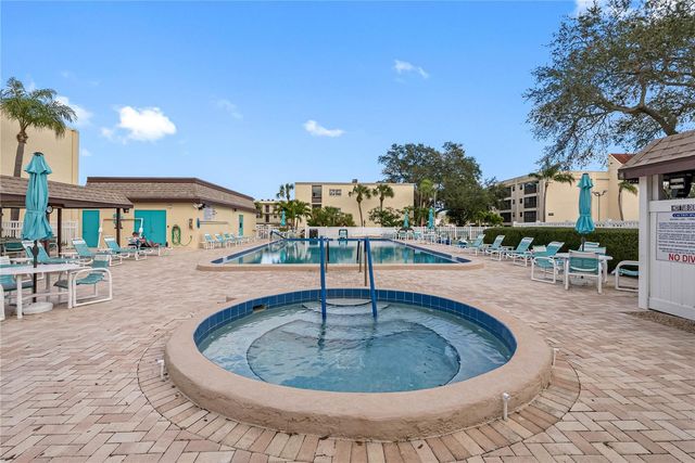 11485 OAKHURST ROAD 312, Largo, FL 33774