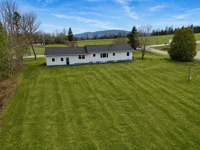 2414 Route 5, Irasburg, VT 05845
