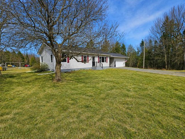 2414 Route 5, Irasburg, VT 05845