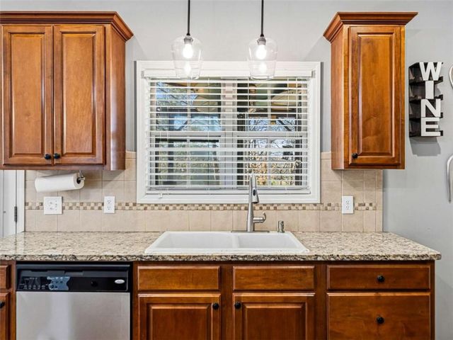 10 Logans Run, Covington, GA 30016