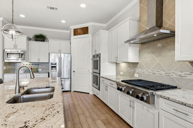 335 Kerry Bog Lane, The Woodlands, TX 77382