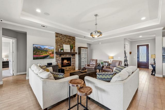 335 Kerry Bog Lane, The Woodlands, TX 77382
