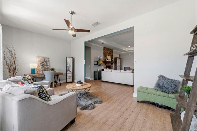 335 Kerry Bog Lane, The Woodlands, TX 77382