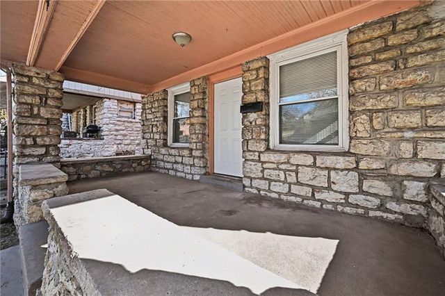 2463 Denver Avenue, Kansas City, MO 64127