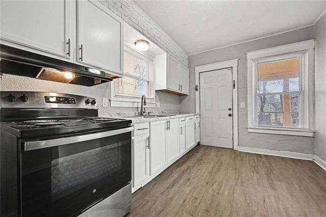 2463 Denver Avenue, Kansas City, MO 64127