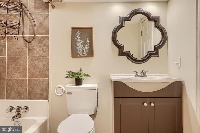 14 E HAMBURG ST E, Baltimore, MD 21230