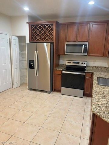 9528 Brookville CT, Fort Myers, FL 33967