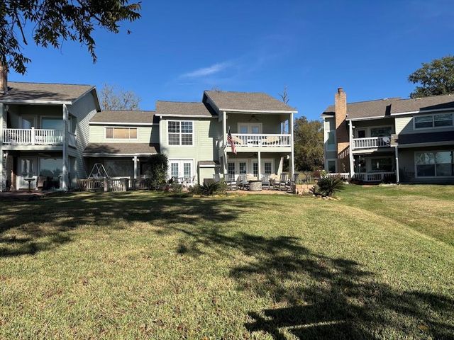 400 Echo Lane 26, Livingston, TX 77351