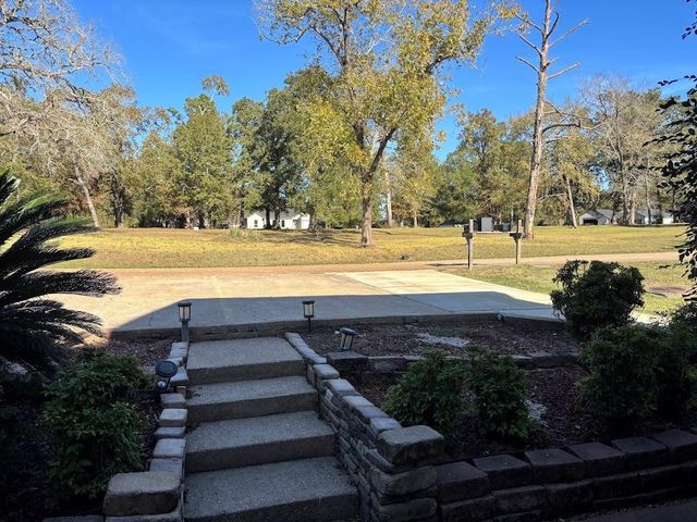 400 Echo Lane 26, Livingston, TX 77351