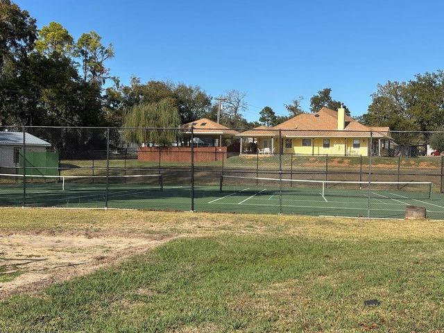 400 Echo Lane 26, Livingston, TX 77351