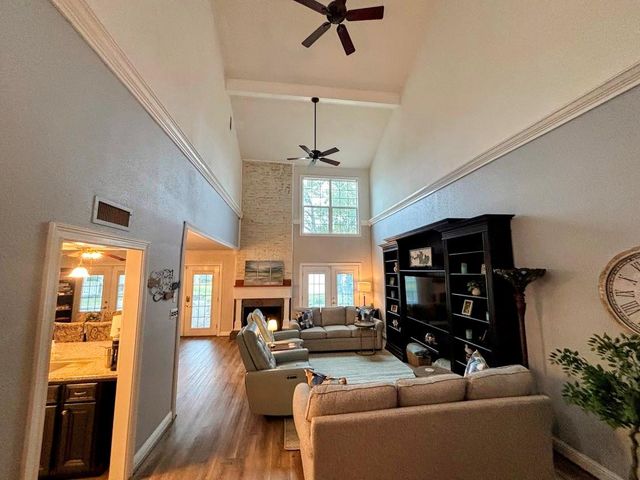 400 Echo Lane 26, Livingston, TX 77351