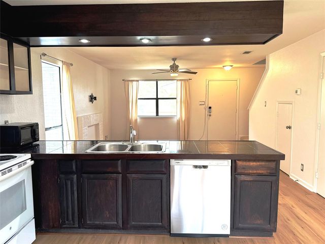1603 Waterloo TRL B, Austin, TX 78704