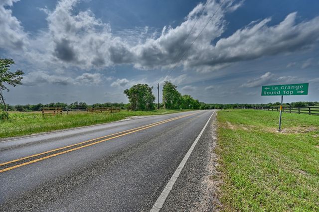 544 E Fm 1291, Round Top, TX 78954