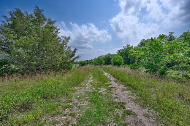 544 E Fm 1291, Round Top, TX 78954