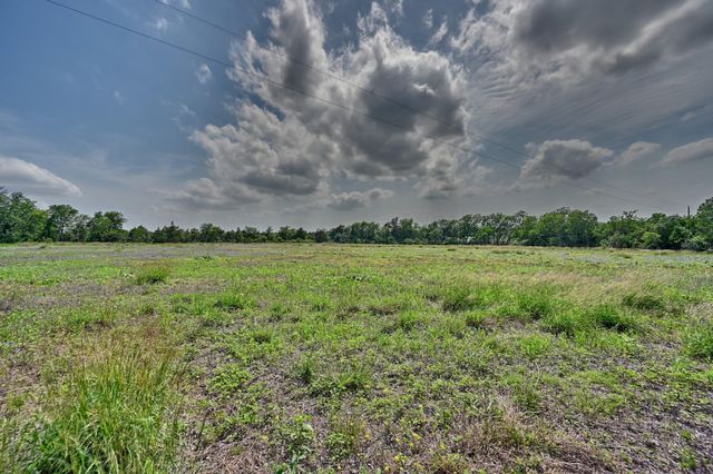 544 E Fm 1291, Round Top, TX 78954