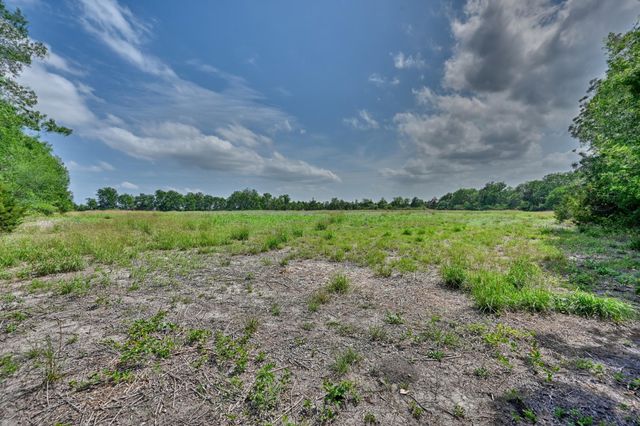 544 E Fm 1291, Round Top, TX 78954