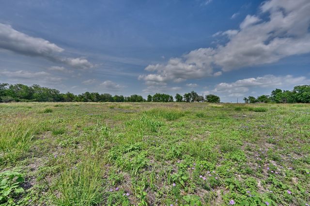 544 E Fm 1291, Round Top, TX 78954