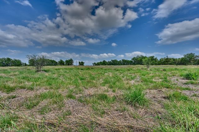 544 E Fm 1291, Round Top, TX 78954