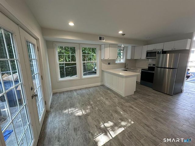 1083 Whalley Avenue B, New Haven, CT 06515