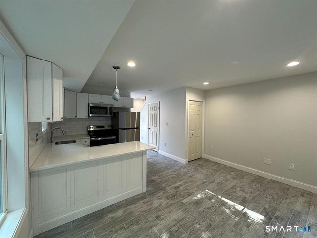 1083 Whalley Avenue B, New Haven, CT 06515