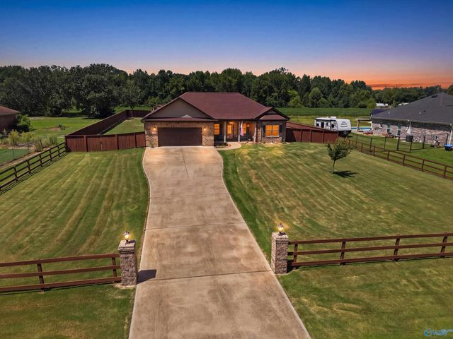 26879 Leslie Lane, Elkmont, AL 35620
