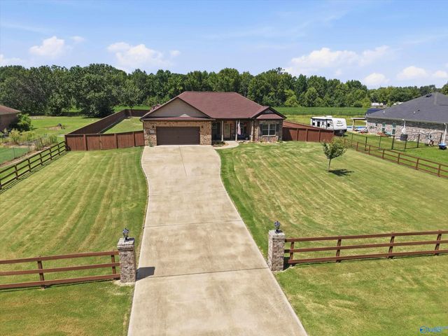 26879 Leslie Lane, Elkmont, AL 35620