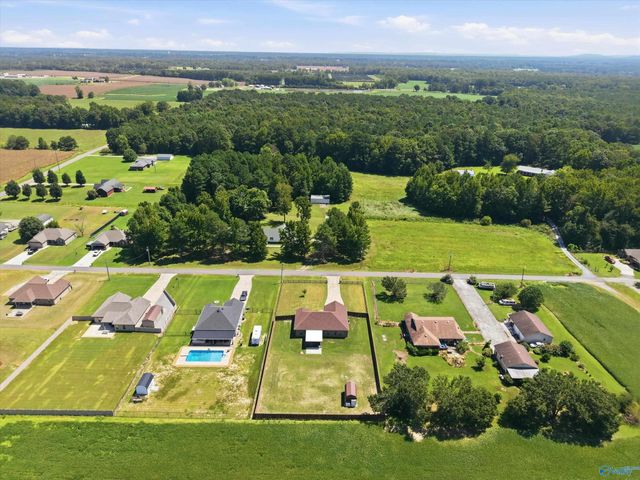 26879 Leslie Lane, Elkmont, AL 35620