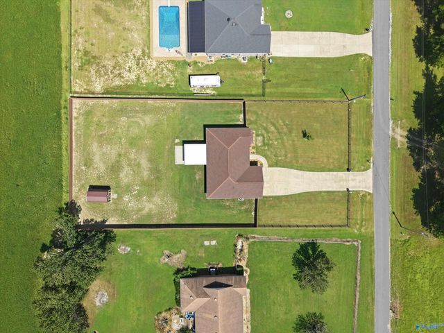 26879 Leslie Lane, Elkmont, AL 35620