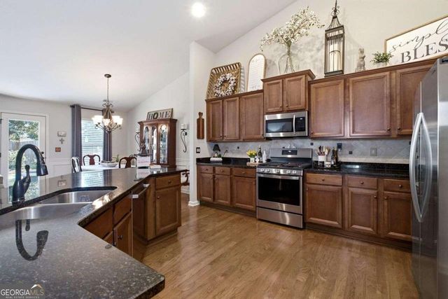 260 Creek View Lane, Acworth, GA 30102