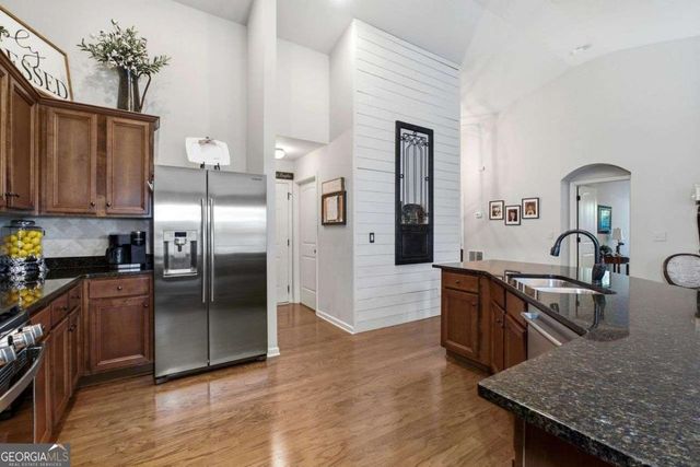 260 Creek View Lane, Acworth, GA 30102