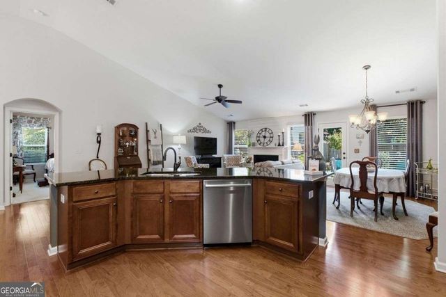 260 Creek View Lane, Acworth, GA 30102