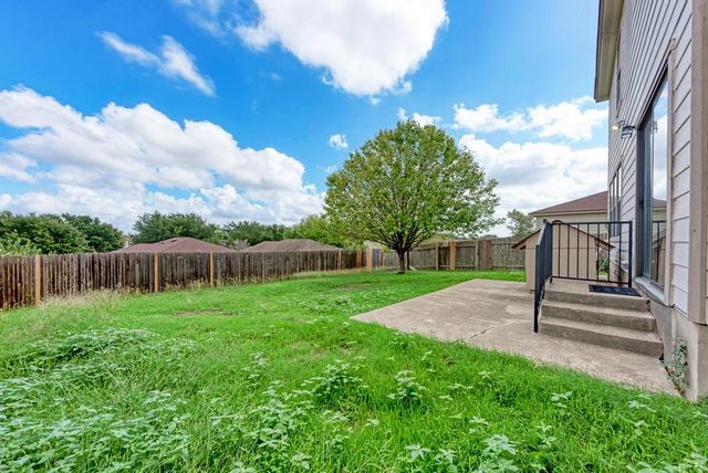 530 Sheep Trail DR, Kyle, TX 78640