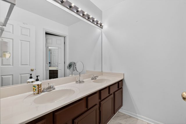 320 Starwood Pass, Lake In The Hills, IL 60156