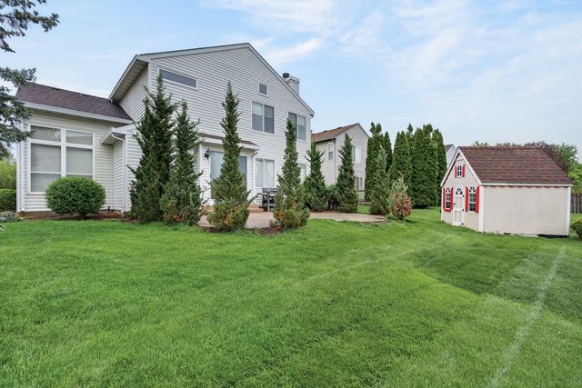 320 Starwood Pass, Lake In The Hills, IL 60156