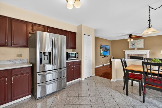 320 Starwood Pass, Lake In The Hills, IL 60156