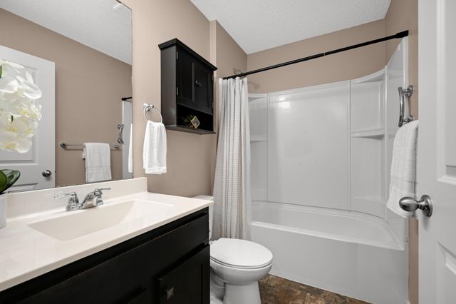 15149 Emory Circle, Apple Valley, MN 55124