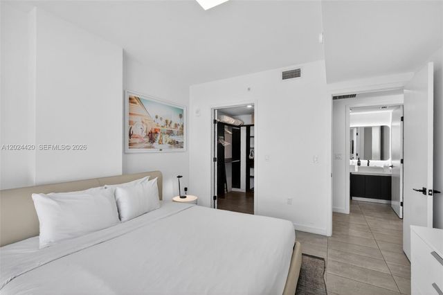 227 NE 2nd St 2805, Miami, FL 33132