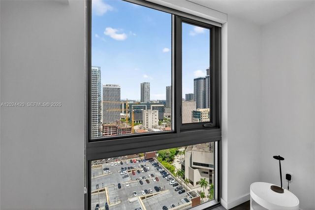 227 NE 2nd St 2805, Miami, FL 33132