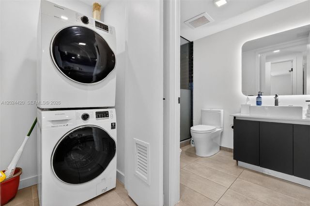 227 NE 2nd St 2805, Miami, FL 33132