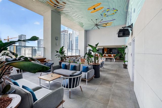 227 NE 2nd St 2805, Miami, FL 33132