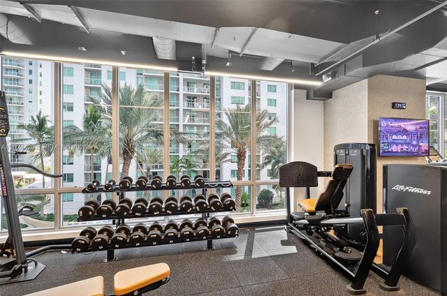 227 NE 2nd St 2805, Miami, FL 33132